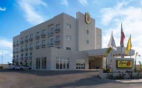 Super 8 By Wyndham Manzanillo